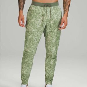 Men Lululemon Textured Tech Pant Denim Wash Print Green Twill Multi Extra Small